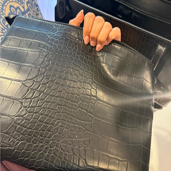 Black Croc-Embossed BÉIS Tote Bag (minimal use) - Picture 6 of 8
